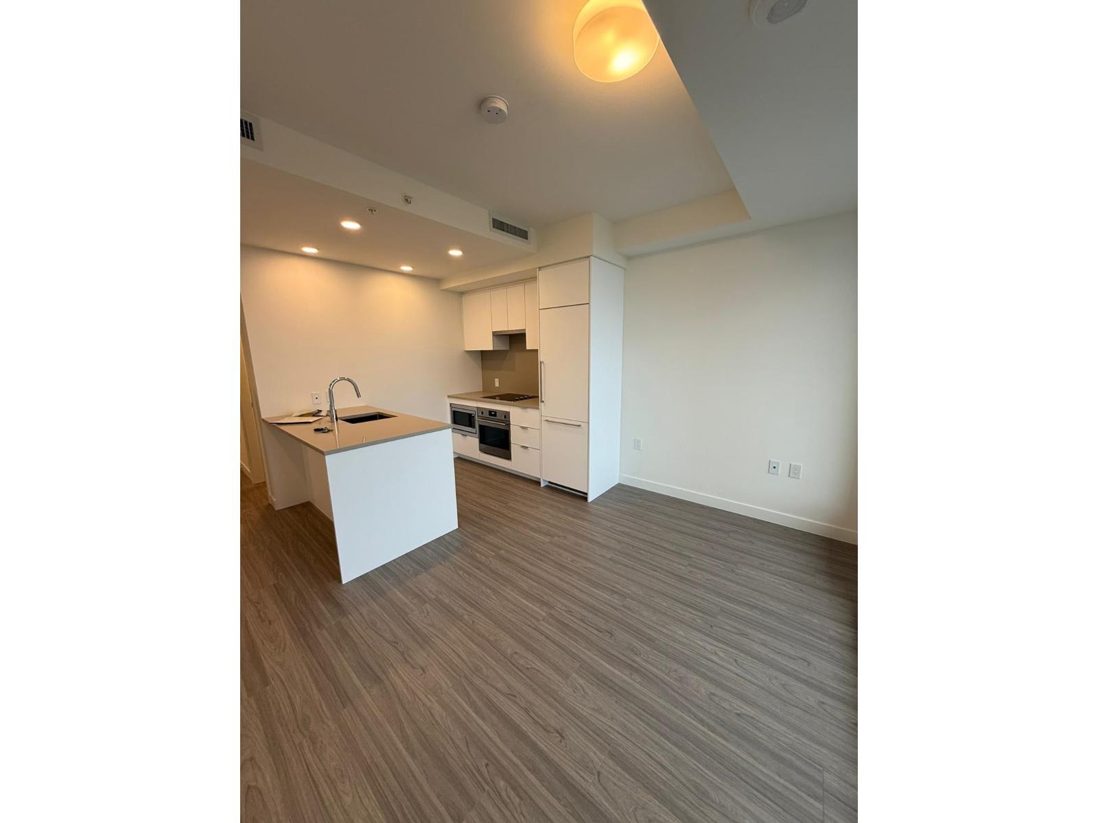 13675 107a Avenue Unit 3403, Surrey, BC V3X 0T2