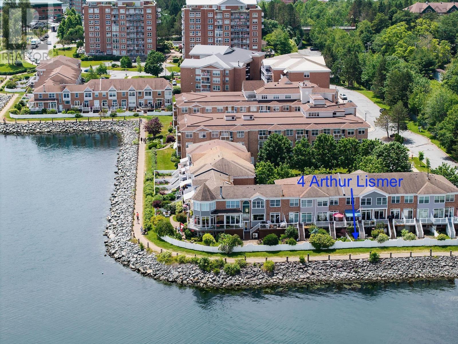 4 Arthur Lismer Ct, Bedford, NS B4A 4B4