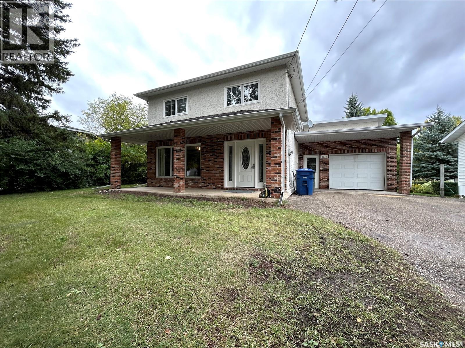 1516 Broadway Ave, Moosomin, SK S0G 3N0