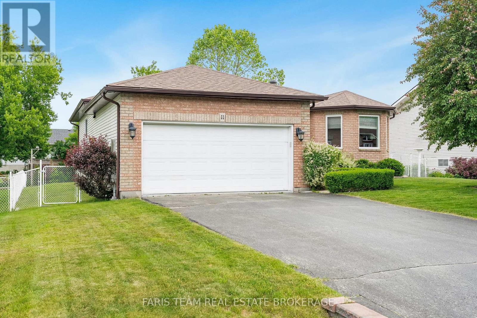 11 Copeland St, Penetanguishene, ON L9M 1K3