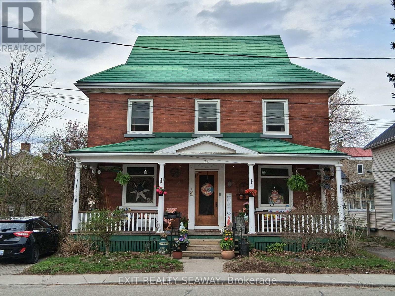 72 John St, Brockville, ON K6V 5A9
