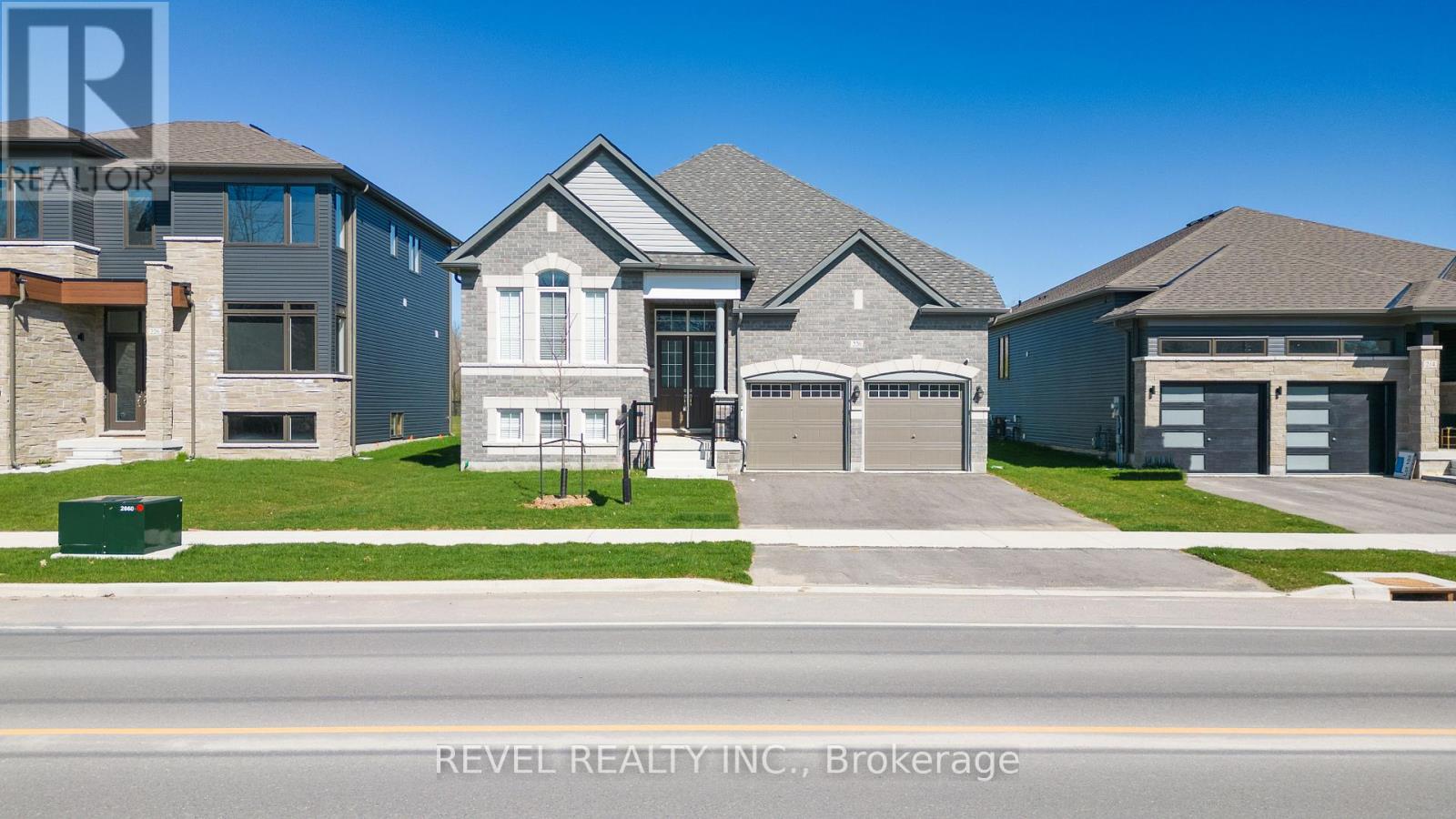 220 Ramblewood Dr, Wasaga Beach, ON L9Z 2B2