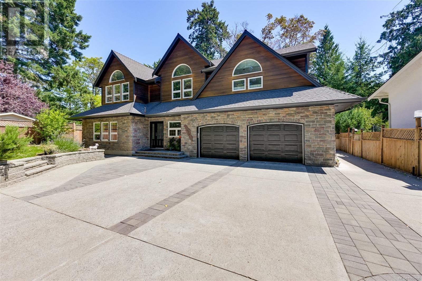 6799 Jedora Dr, Central Saanich, BC V8M 1A6