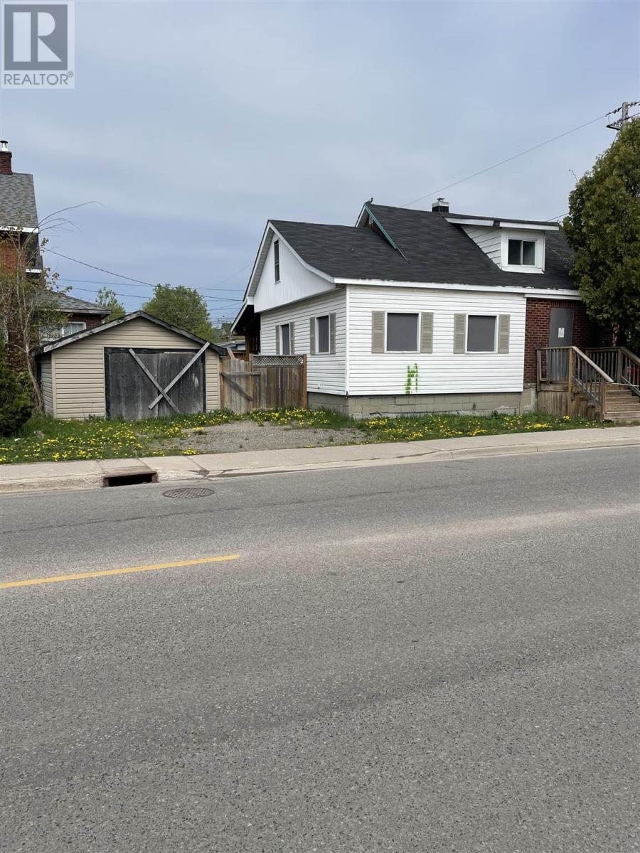 165 John St, Sault Ste. Marie, ON P6A 1P2