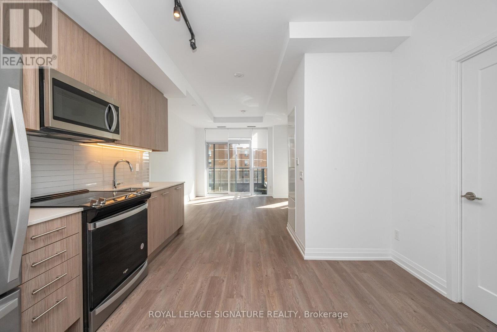 910 286 Main St, Toronto, ON M4C 0B3