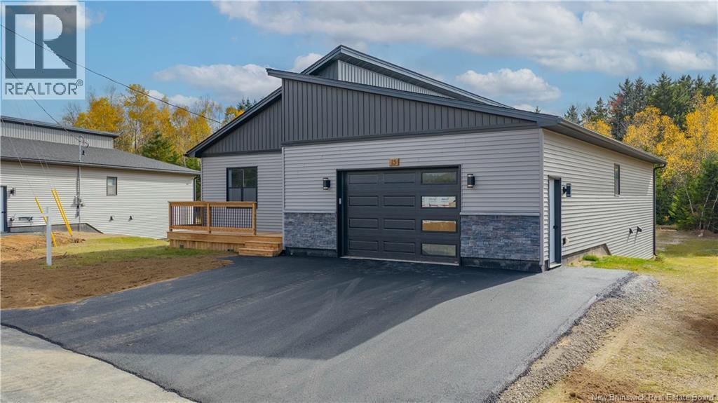 15 Bellbottom Way, Quispamsis, NB E2G 0M8