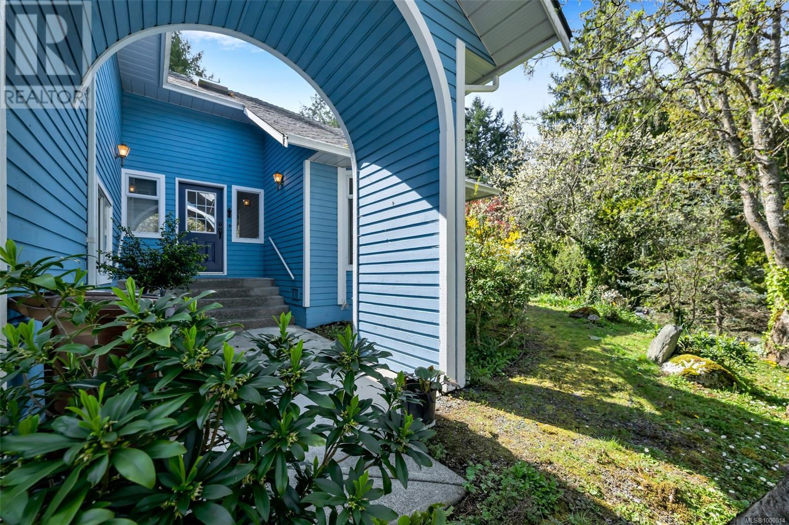 1985 Cardinal Close, North Saanich, BC V8L 5N6