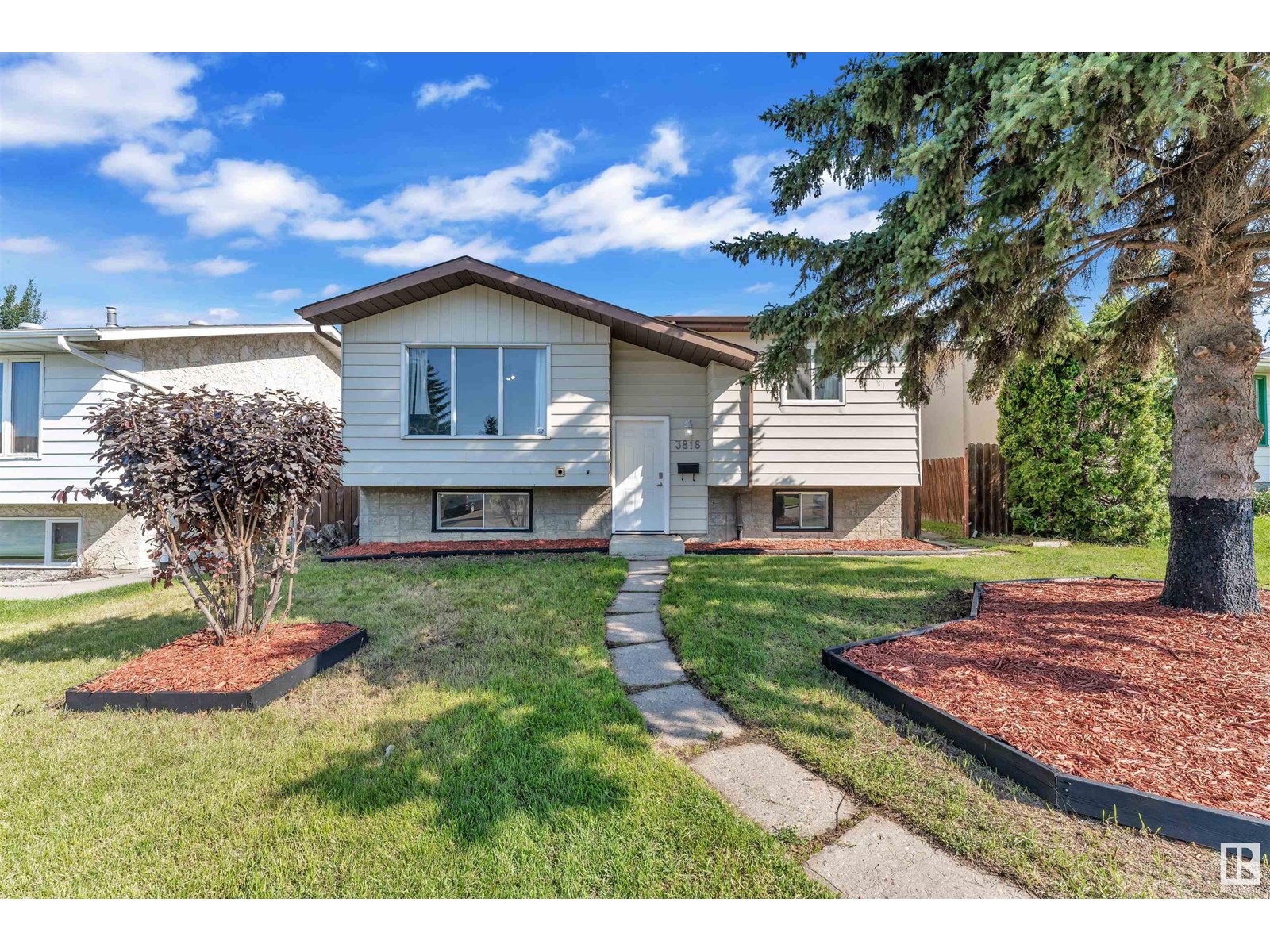 26 Ave Nw Unit 3816, Edmonton, AB T6L 4G5