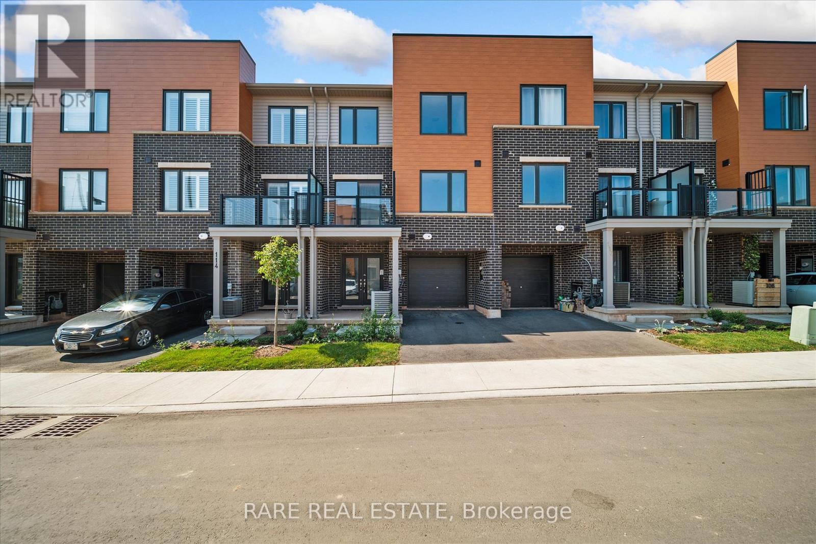 112 Dryden Ln, Hamilton, ON L8H 1L9