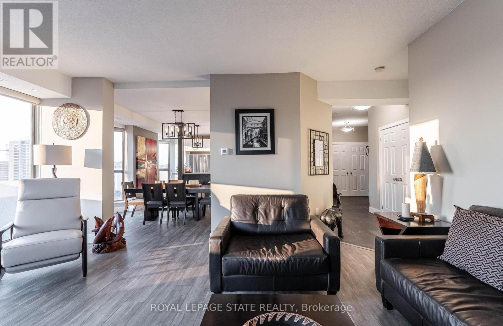 1703 67 Caroline St S, Hamilton, ON L8P 3K6