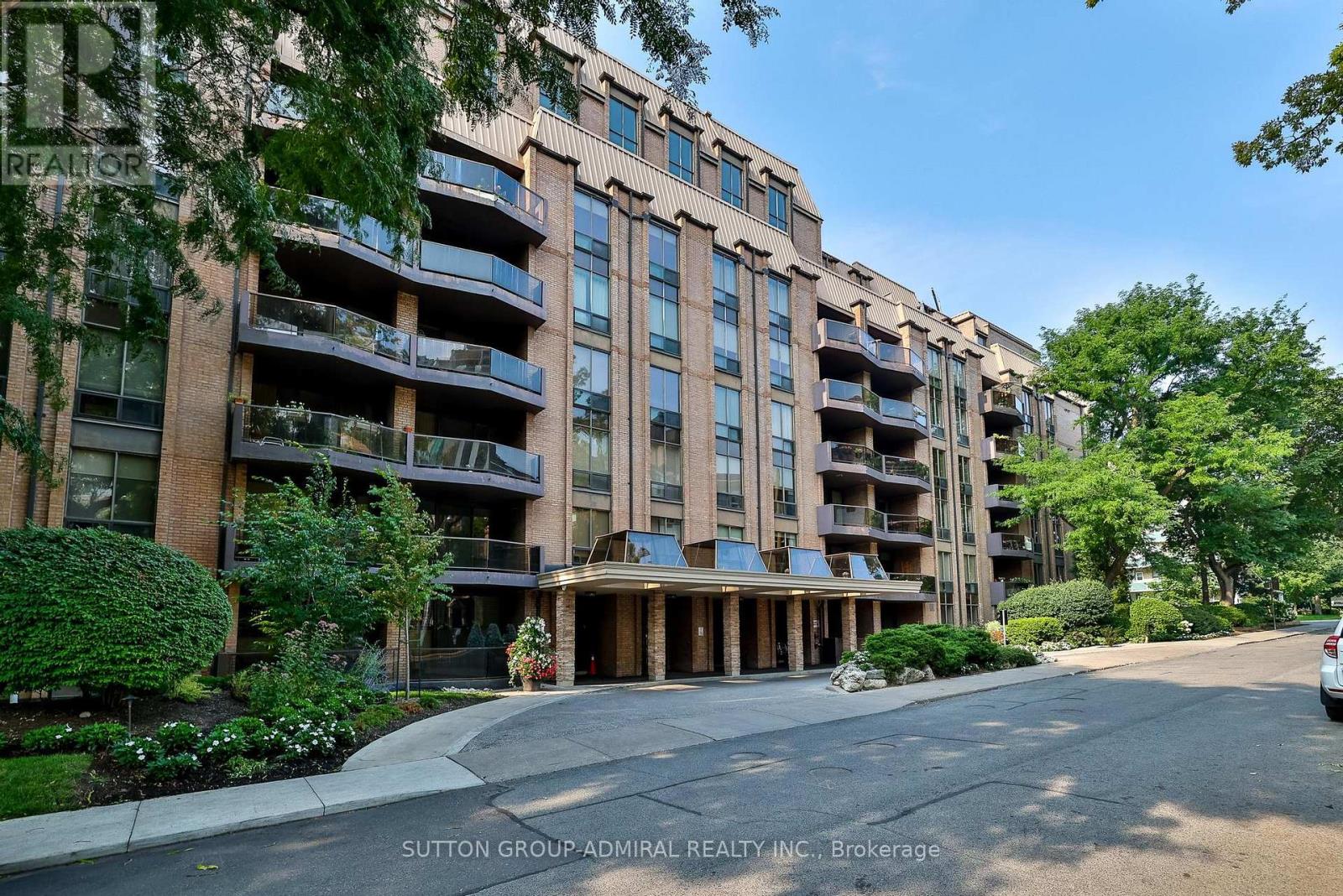 303 350 Lonsdale Rd, Toronto, ON M5P 1R6