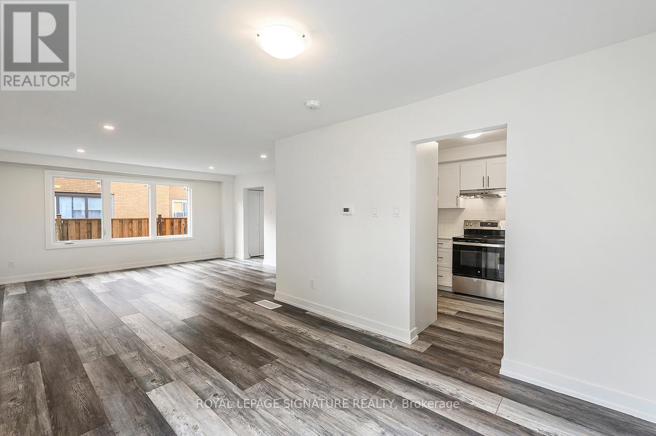56 58 Delawana Dr, Hamilton Riverdale, ON L8E 1G4