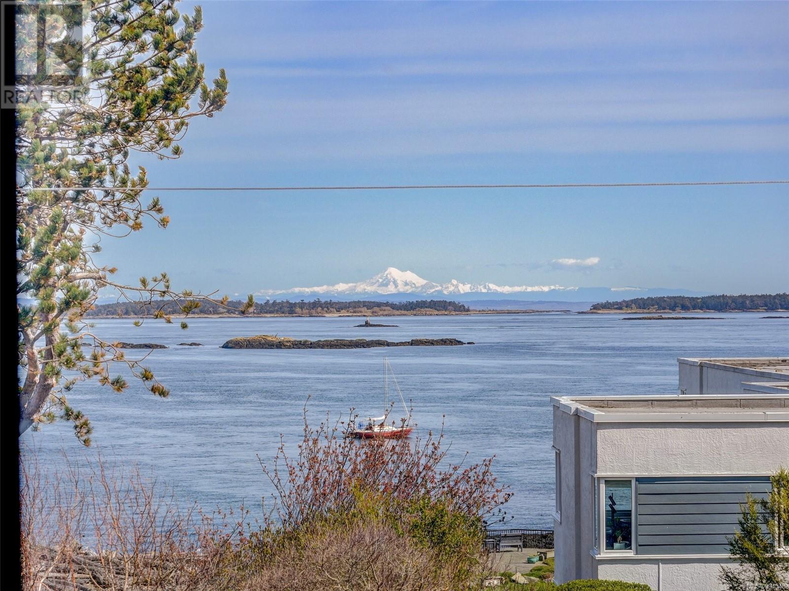 2747 Satellite St Unit 200 St, Oak Bay, BC V8S 5G7