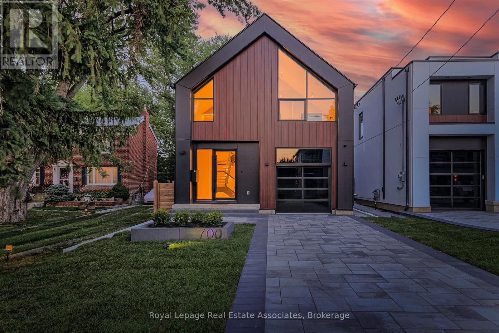 700 Montbeck Cres, Mississauga, ON L5G 1P3