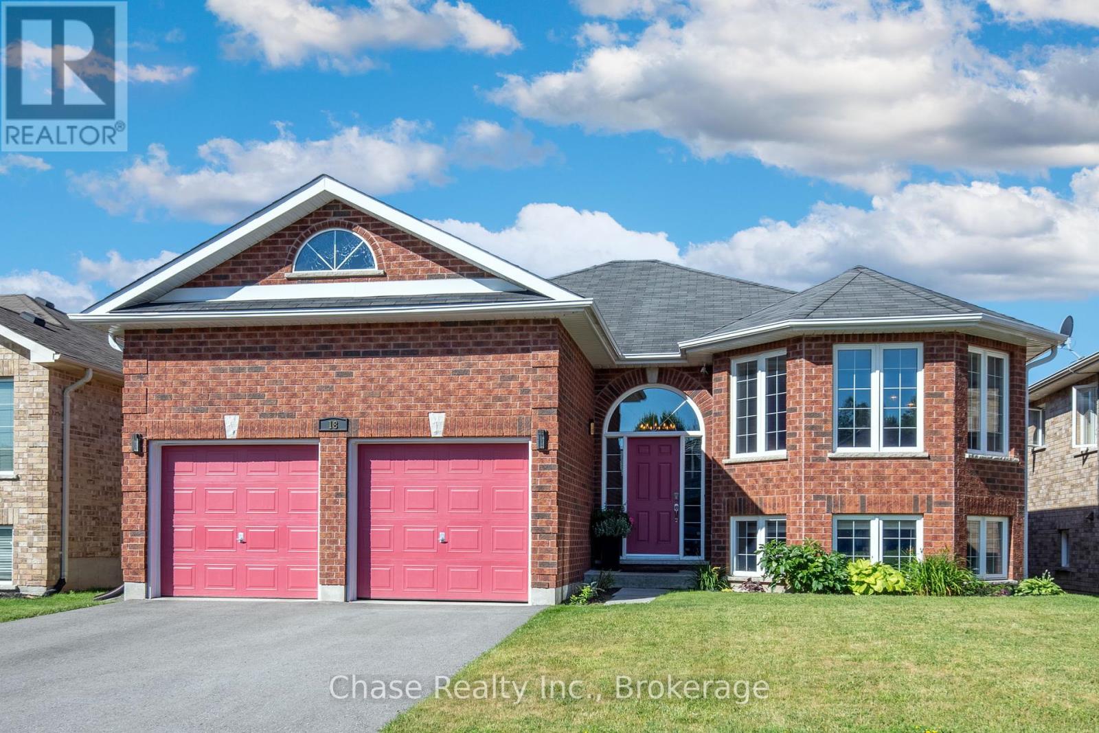 18 St Amant Rd, Penetanguishene, ON L9M 0A1