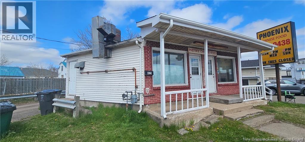 815 Mountain Rd, Moncton, NB E1C 2R7