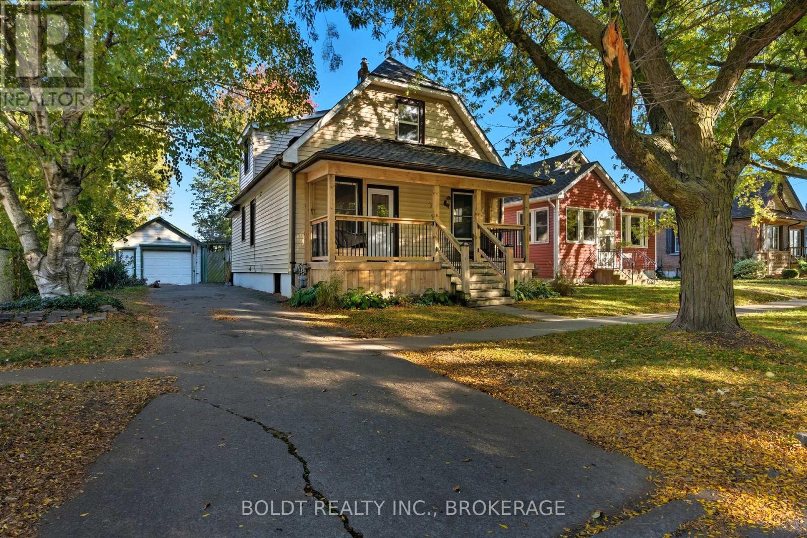 26 Currie St, St. Catharines, ON L2M 5M6