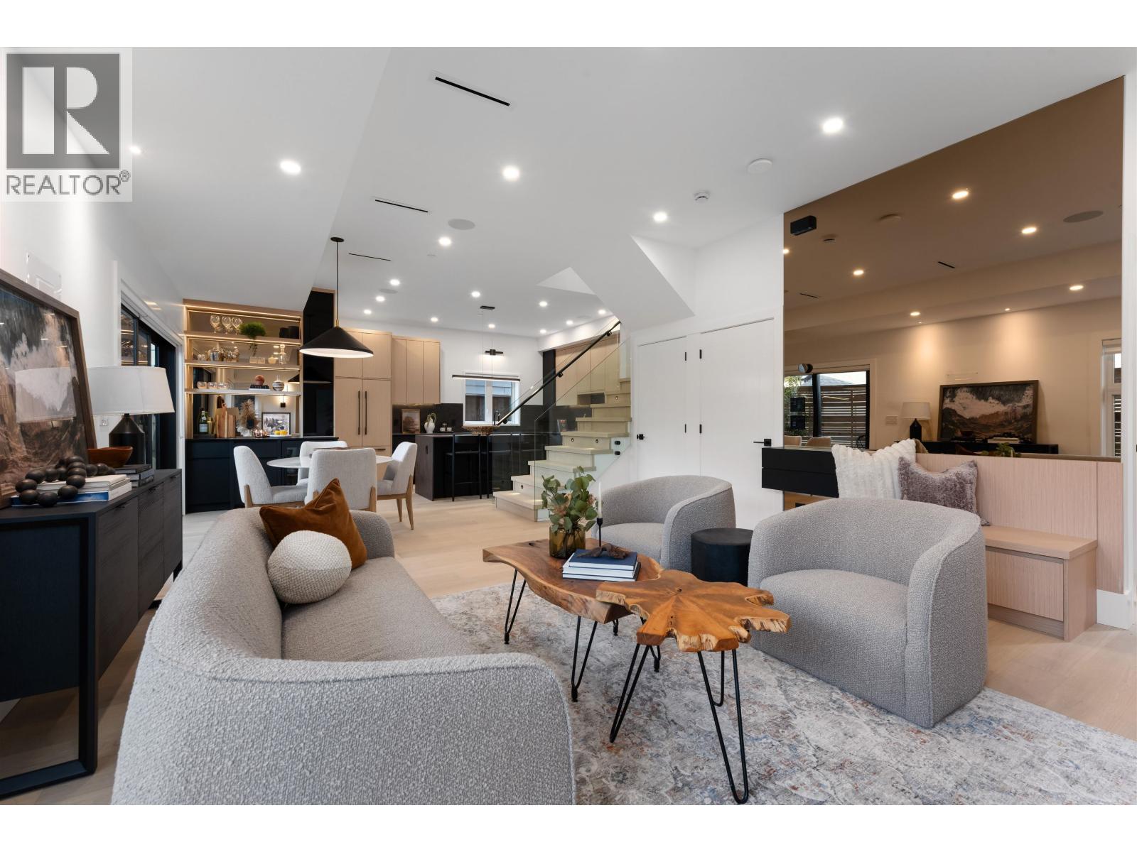 371 E 33rd Avenue Unit 6, Vancouver, BC V5V 2Z8
