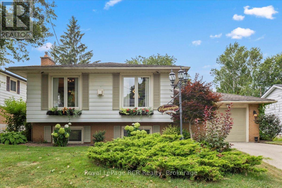 526 19th Avenue, Hanover, ON N4N 3E9