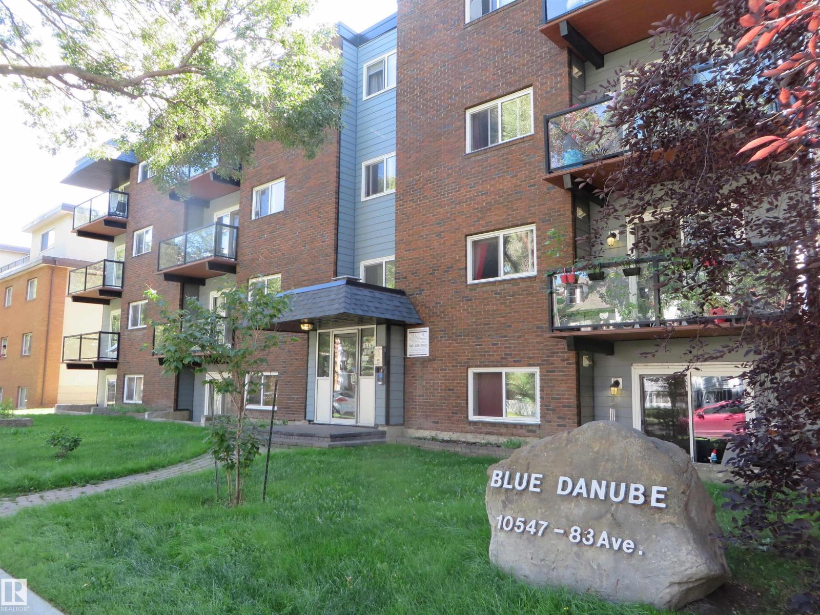 10547 83 Avenue Northwest #102, Edmonton, AB T6E 2E1