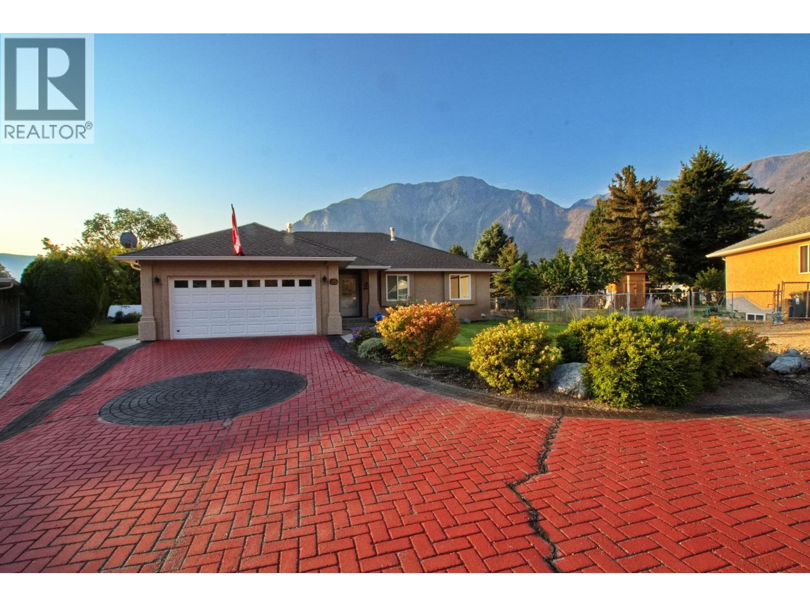 515 Vanderlinde Dr, Keremeos, BC V0X 1N2