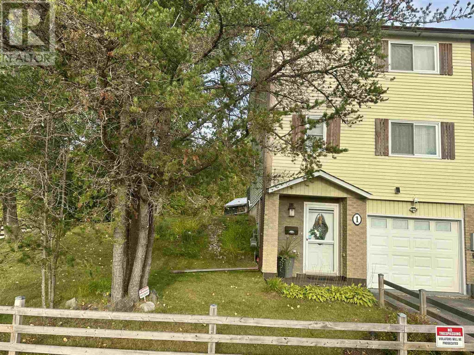 1 Gauthier Pl, Elliot Lake, ON P5A 3M1