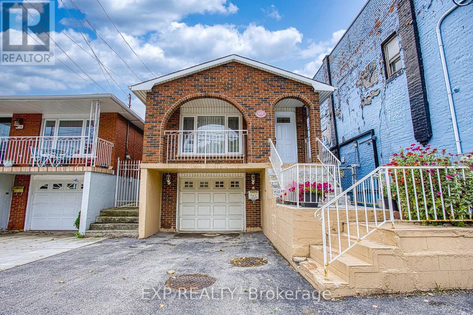 488 Barton St E, Hamilton, ON L8L 2Y8