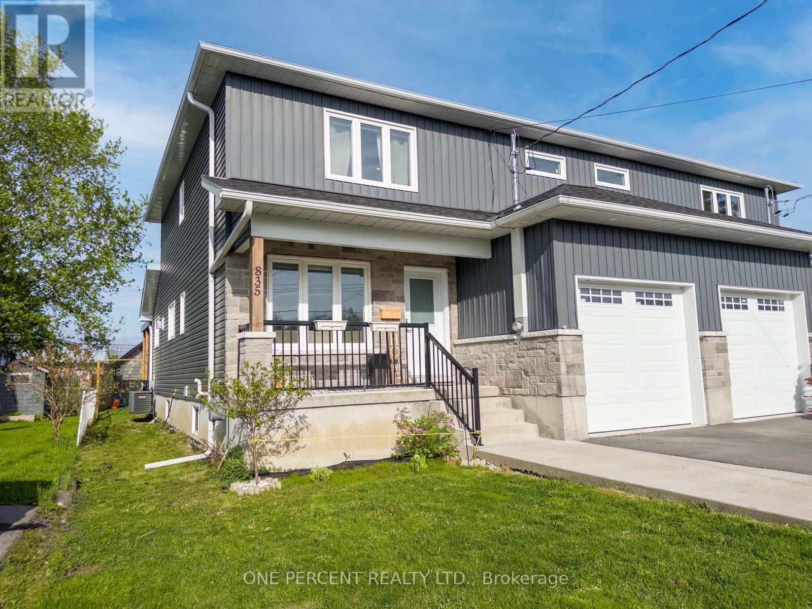 835 Queen St, Gananoque, ON K7G 2B5