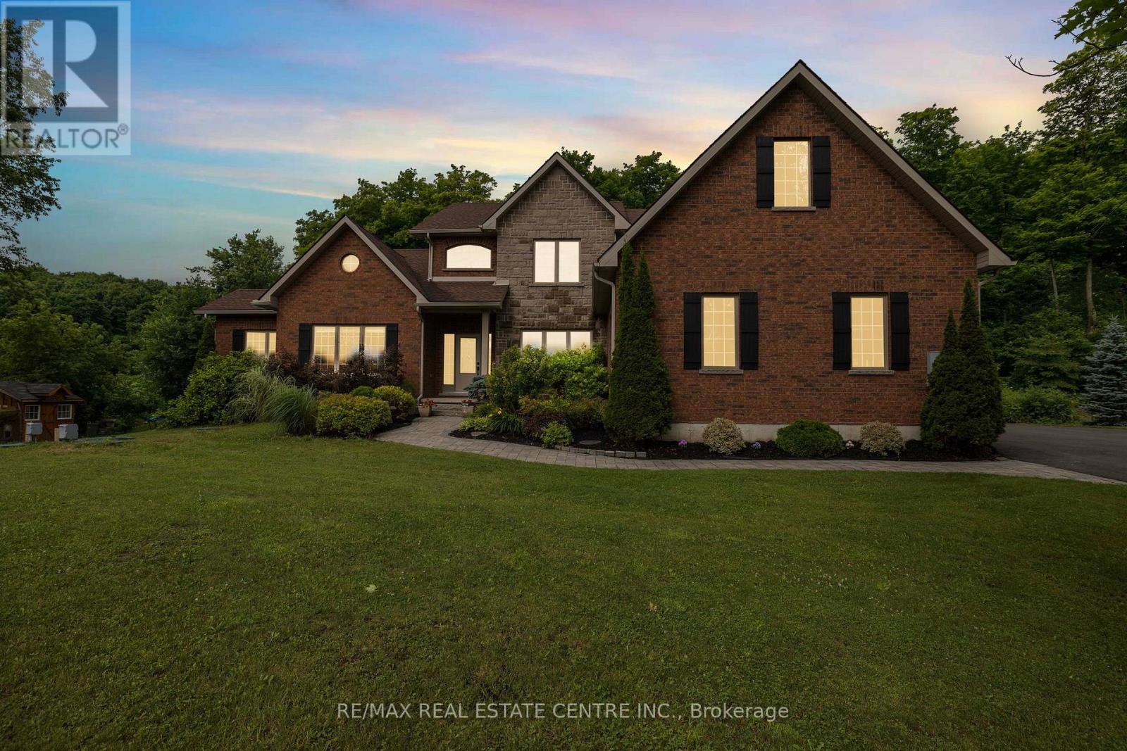 2 Ashlea Ln, Melancthon, ON L9V 3M9