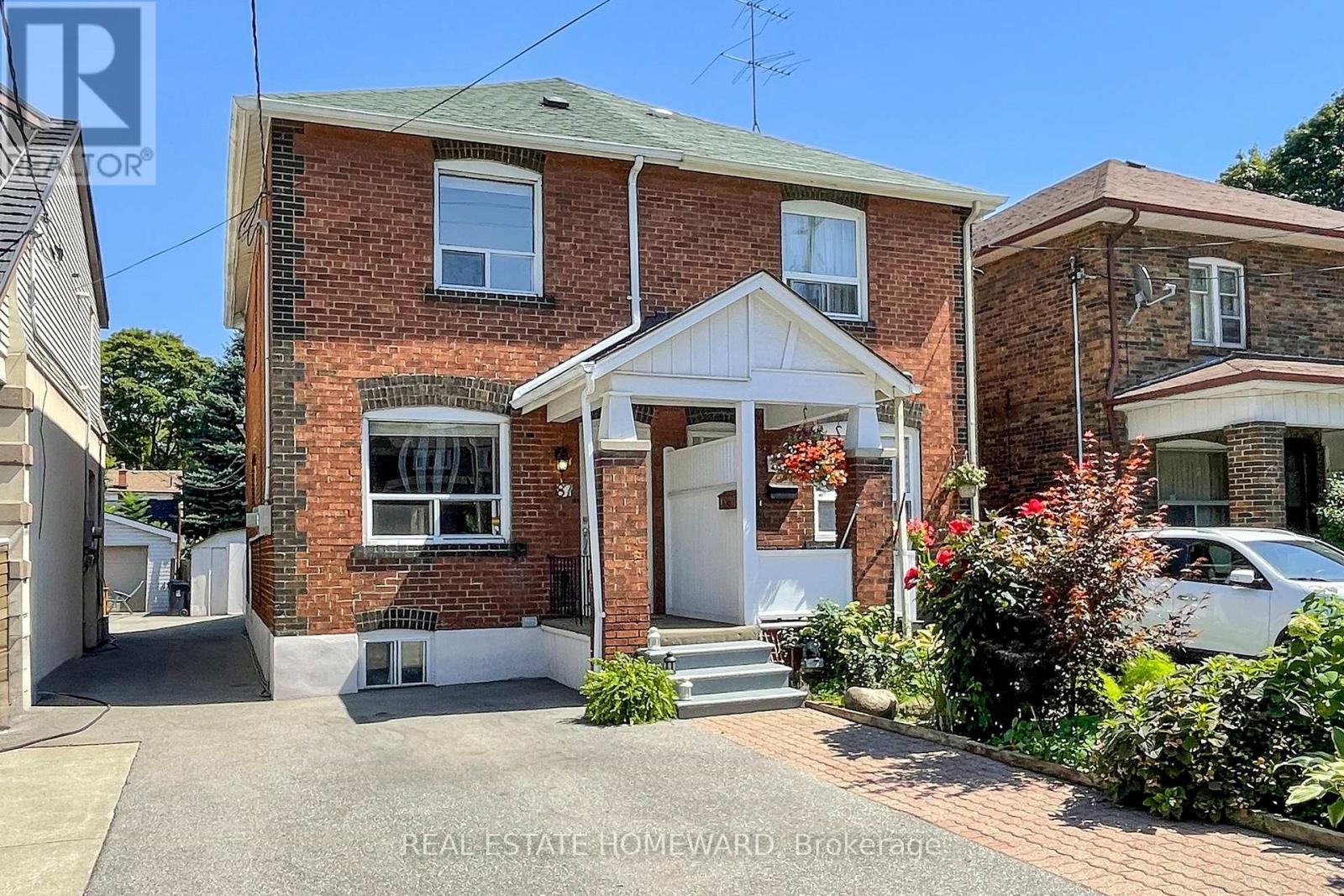 87 Guestville Ave, Toronto Mount Dennis, ON M6N 4N5