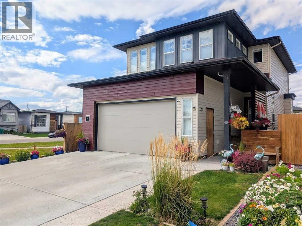 7 Greywolf Rd N, Lethbridge, AB T1H 7E8