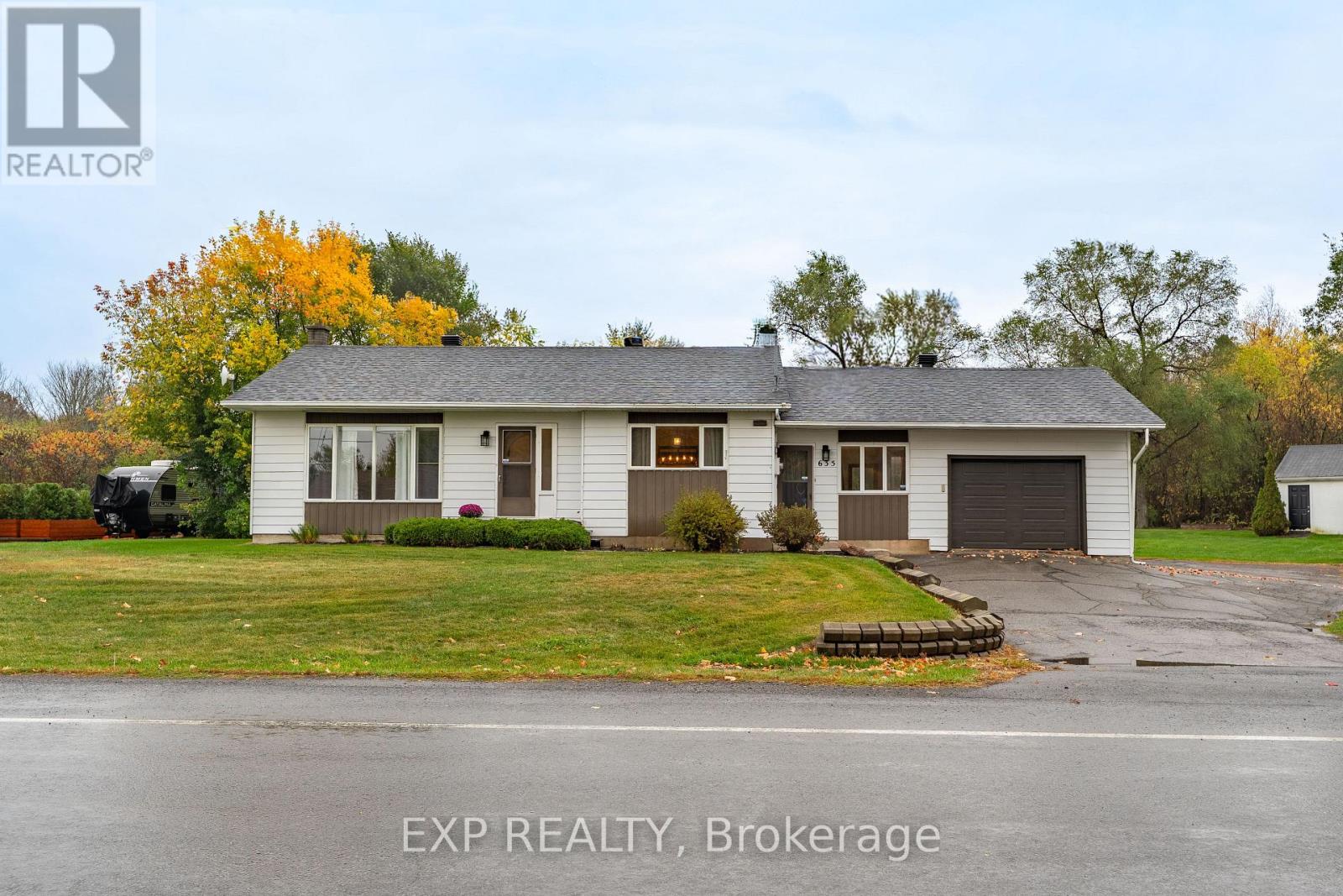 635 Front Rd W, Champlain, ON K0B 1K0