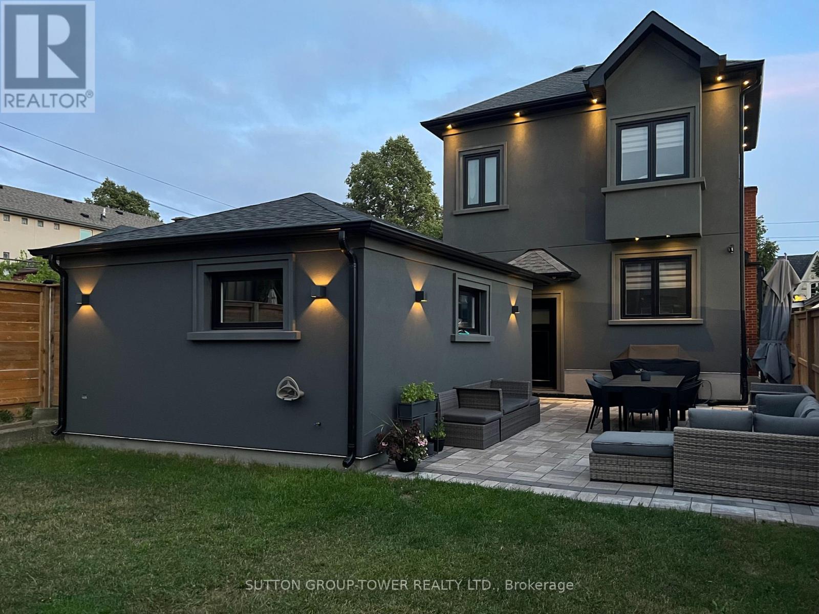 560 Glen Park Ave, Toronto, ON M6B 2G5