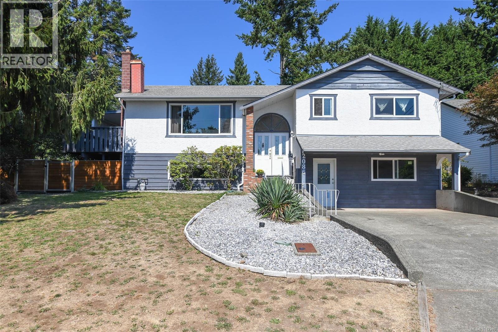 2086 Gull Ave, Comox, BC V9M 1L4