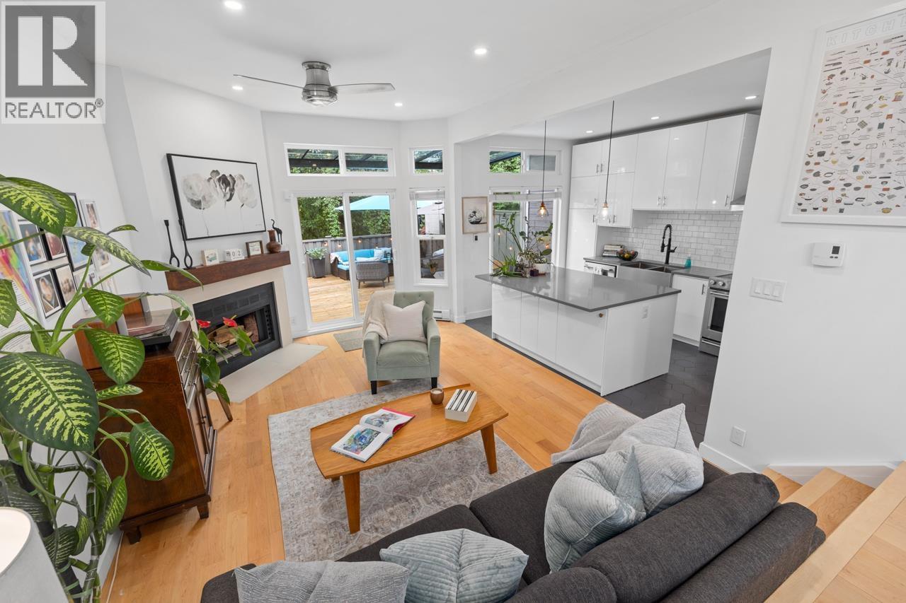 3418 Weymoor Pl, Vancouver, BC V5S 4G5