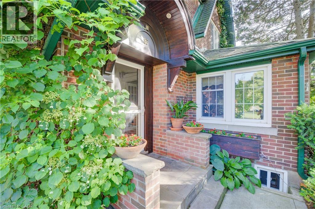 85 Union Blvd, Kitchener, ON N2G 2K3