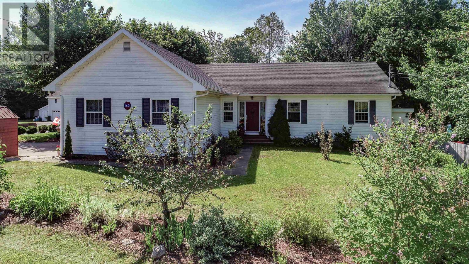 163 Orchard St, Berwick, NS B0P 1E0