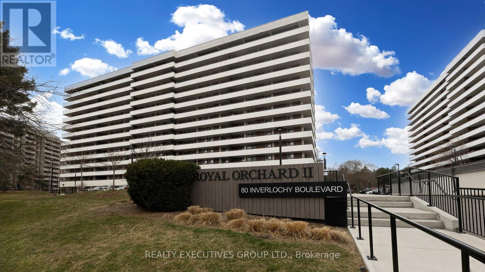 701 80 Inverlochy Blvd, Markham, ON L3T 4P3