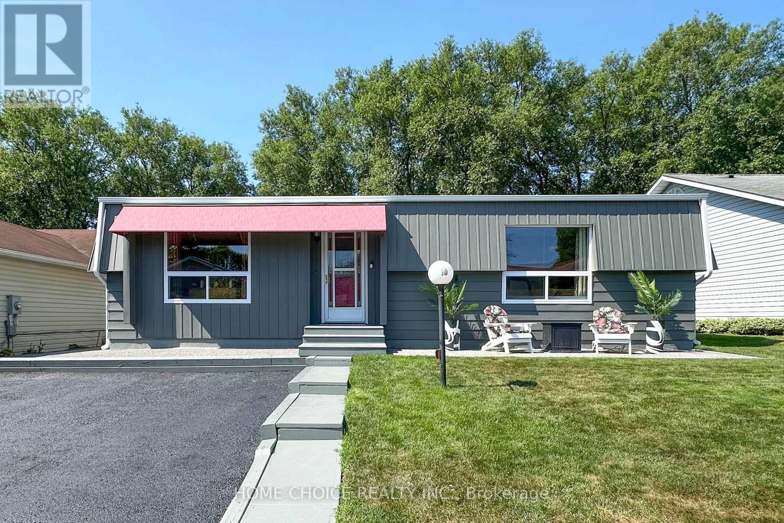 10 Eastbank Rd, Clarington, ON L1B 1A3