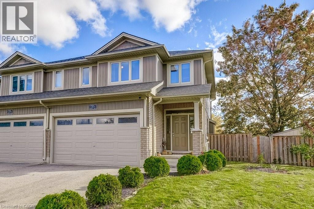 132 Scott Ave #a, Paris, ON N3L 0C9