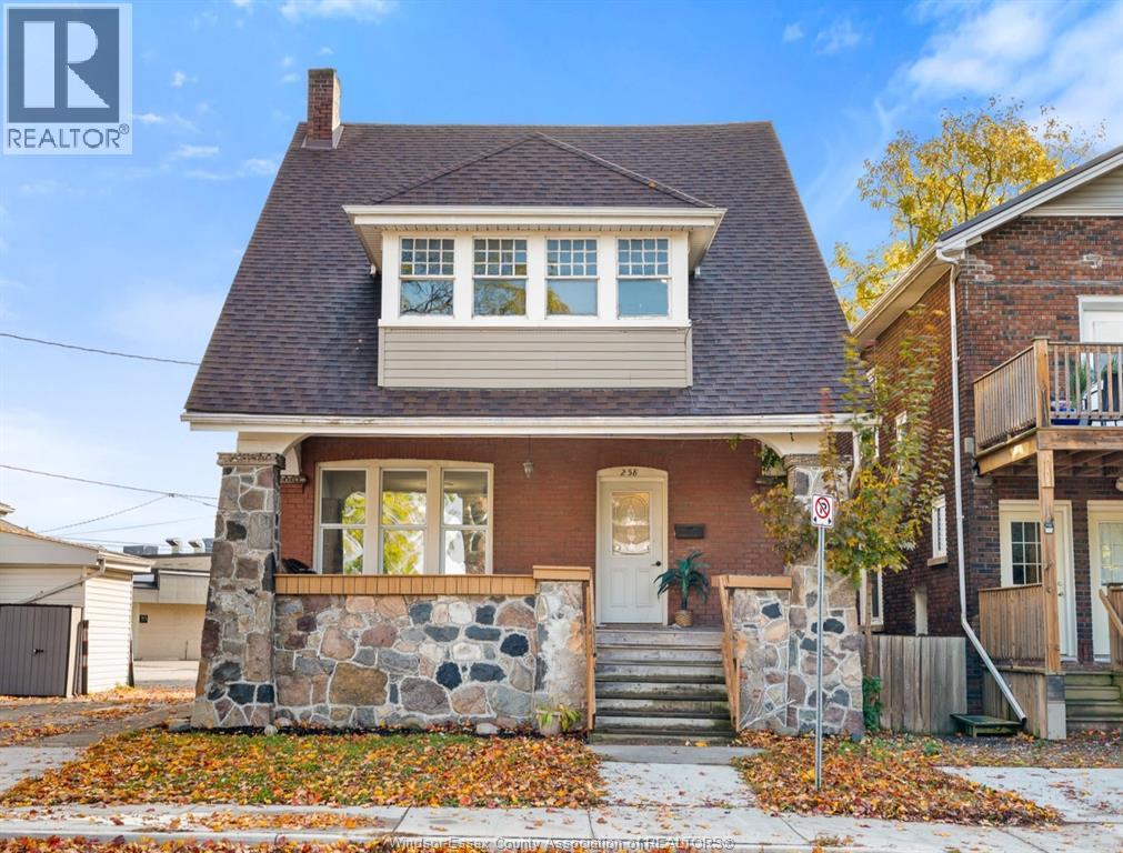 258 Wellington St S, Chatham, ON N7M 3P5
