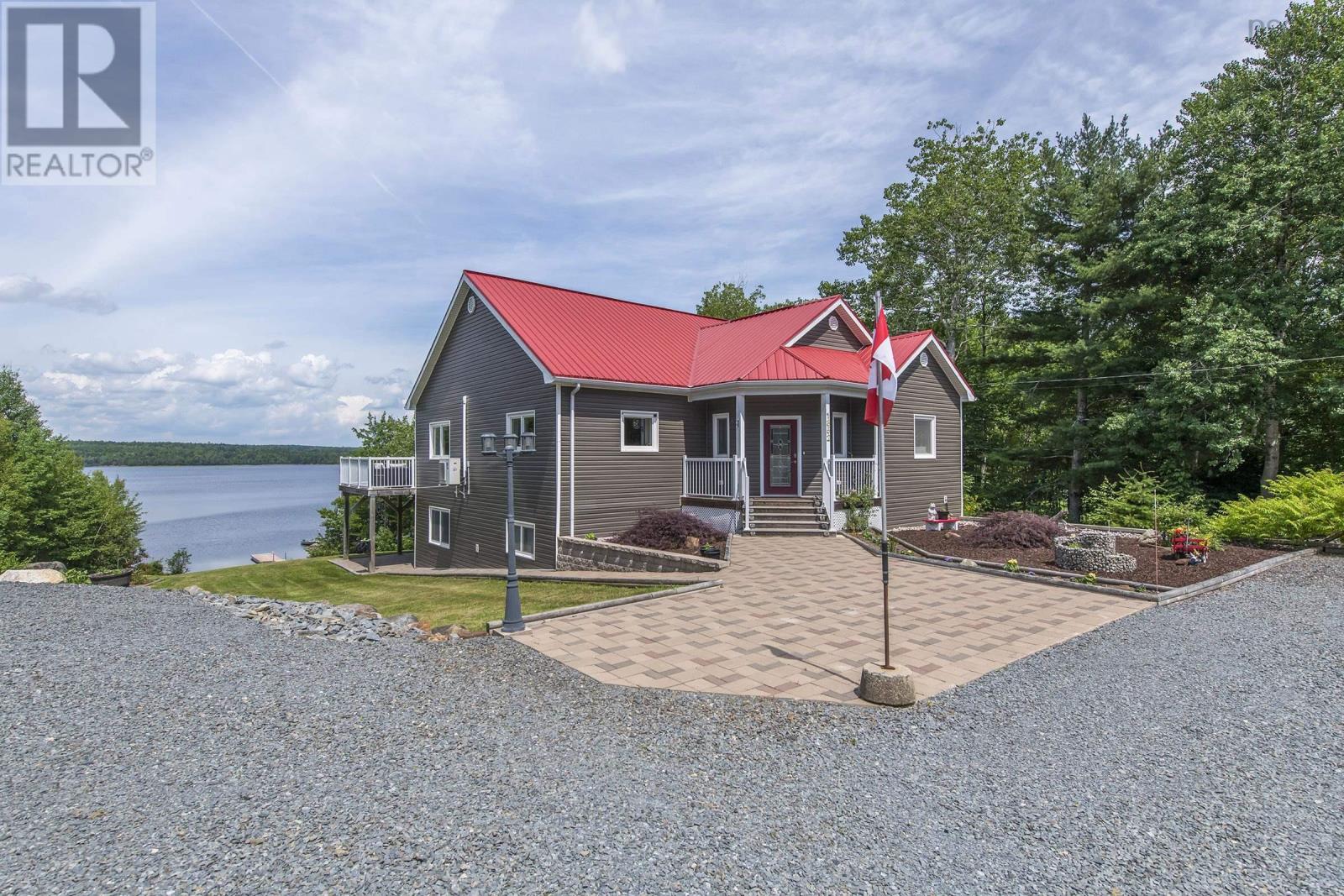 1852 Cornwall Rd, Mahone Bay, NS B0J 2E0 | MLS #202411585 | Houseful