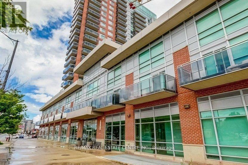 301 215 Queen St E, Brampton, ON L6W 0A9