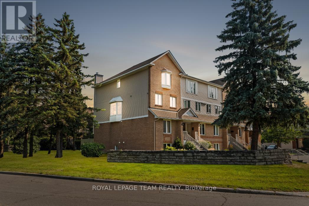 6501 Bilberry Dr B Dr, Ottawa, ON K1C 4N4