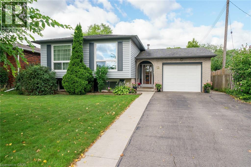 12 Glen Valley Dr, Hamilton, ON L8K 5W5
