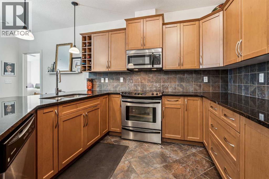 35 Aspenmont Heights Sw Unit 243, Calgary, AB T3H 0E5