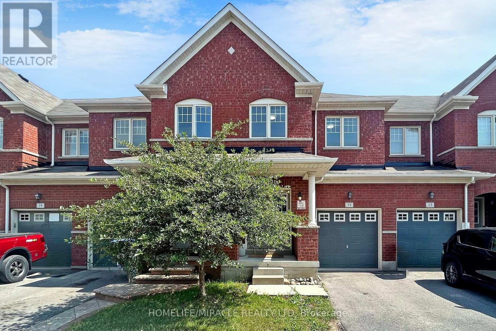 15 Masseyfield St N, Brampton Bram East, ON L6P 3E1
