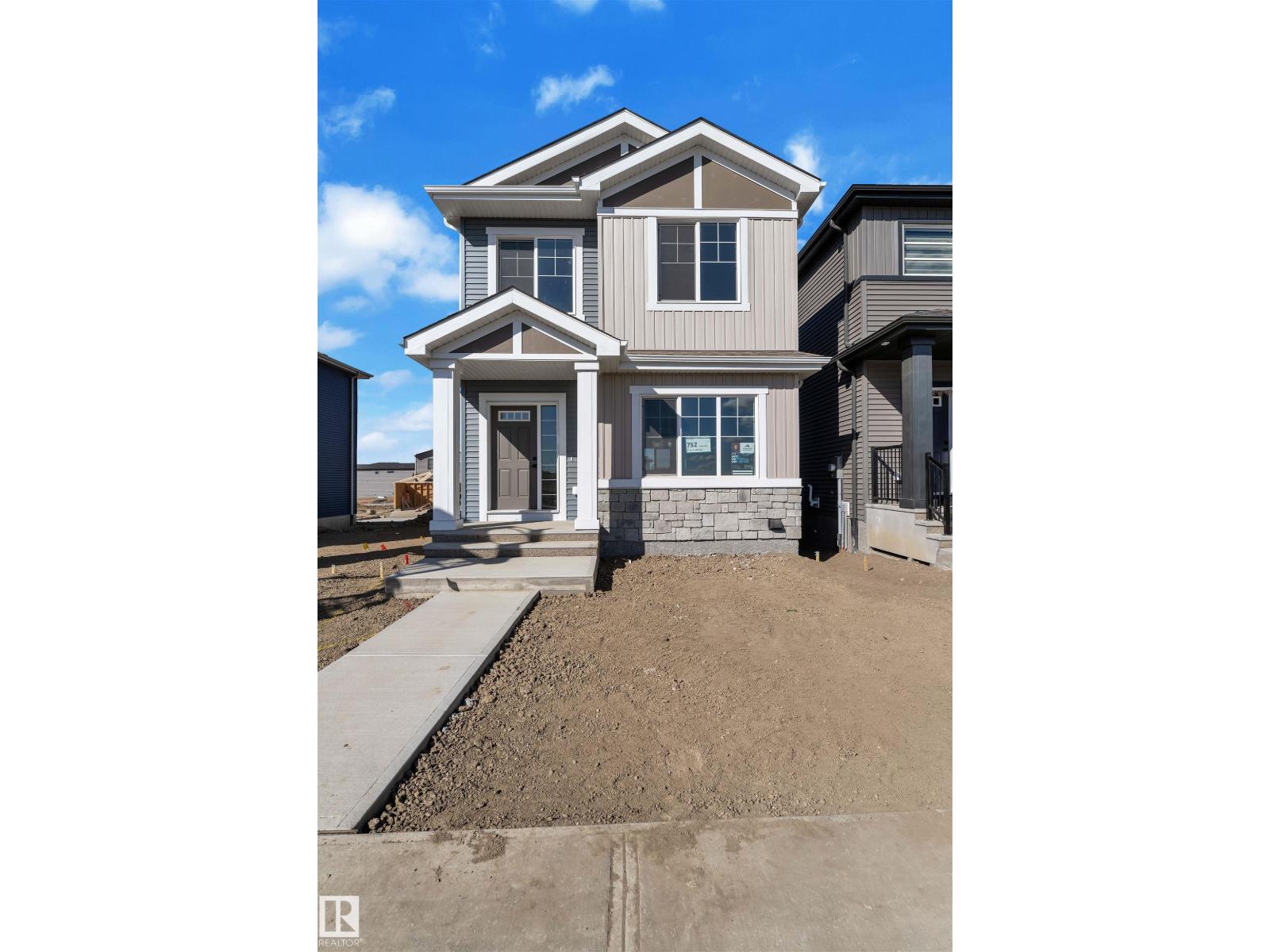 752 Mattson Dr SW, Edmonton, AB T6X 1A3