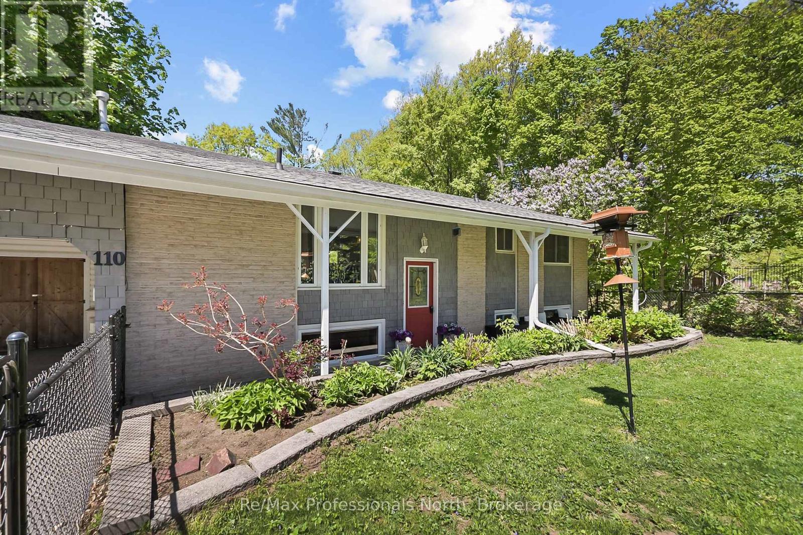 110 Fraser St, Gravenhurst, ON P1P 1C9