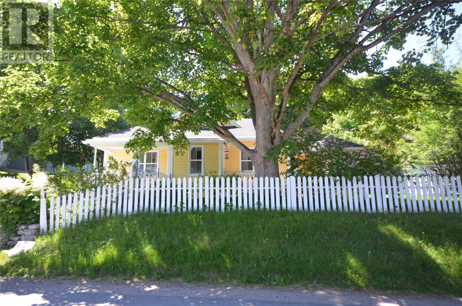 51 Northside Rd, Holyrood, NL A0A 2R0
